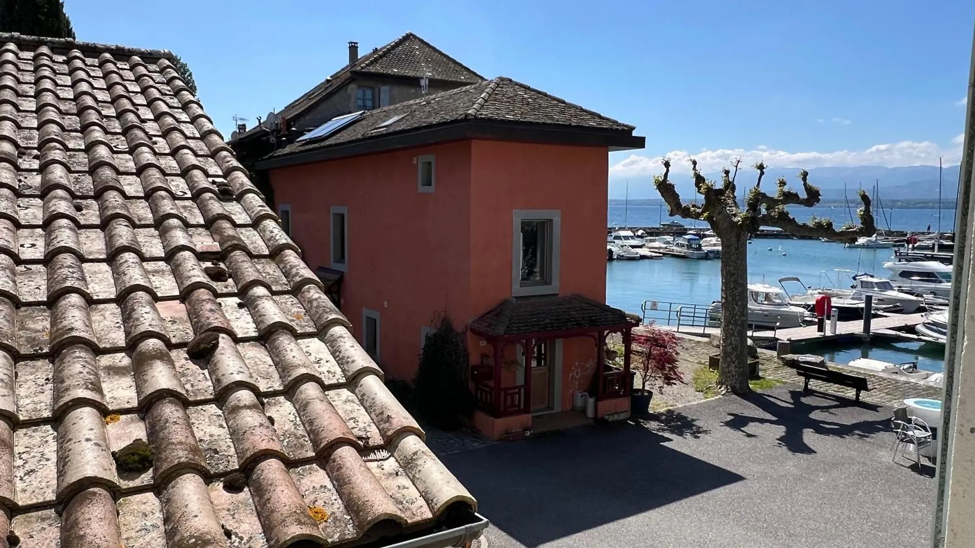Appartement A 10 Metres De La Plage ! Nernier