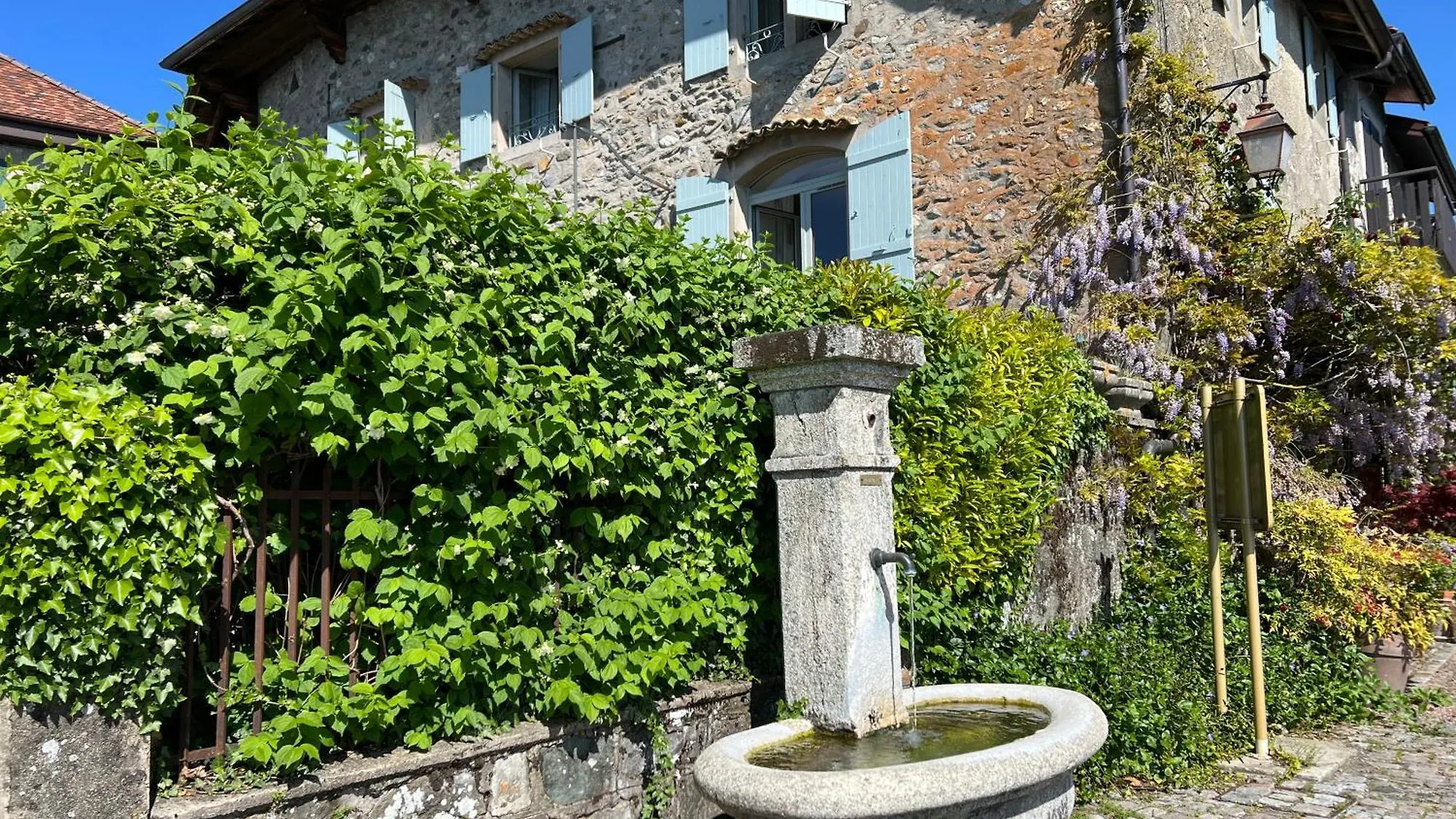 Appartement A 10 Metres De La Plage ! Nernier